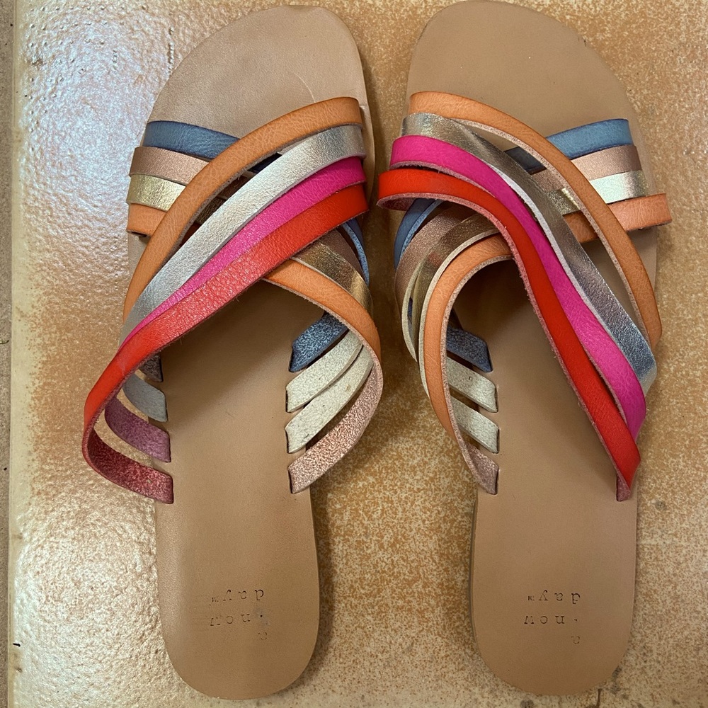 A New Day Rainbow Slides Sz 8